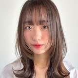 丸顔に似合う髪型は？お悩み解消ポイントとレングス別ヘアカタログ