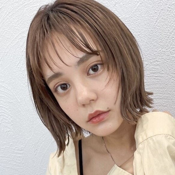 ヘーゼルってどんな髪色?明るめ暗めまで色味別カラーサンプル集のサムネイル画像