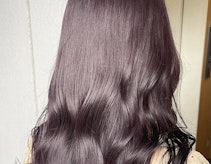 ラベンダーカラーってどんな髪色?ブリーチありなしの違いとカラーサンプル集