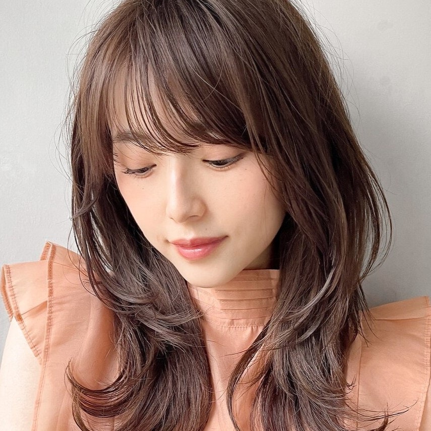 アッシュブラウンってどんな髪色?似合う人や明るめ暗めのヘアカラーサンプルのサムネイル画像