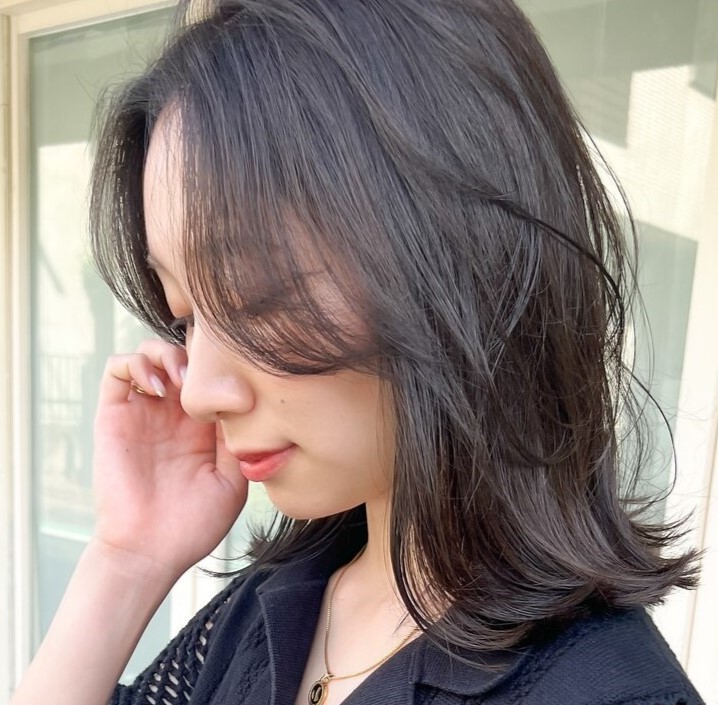 ダークグレージュってどんな髪色?暗めグレージュのブリーチや色落ちを解説