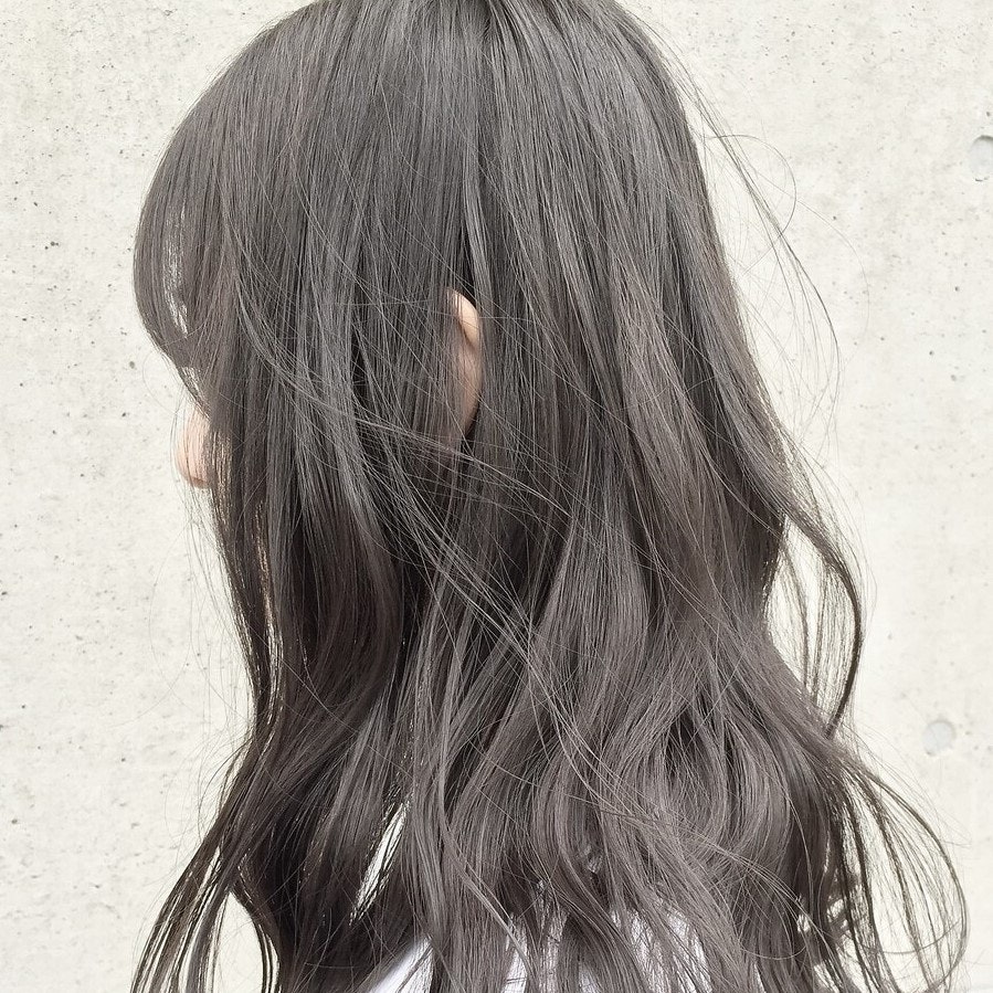 ブリーチなしでグレージュにできる?明るさ別の色見本とそのカラー方法のサムネイル画像