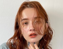 オレンジブラウンってどんな髪色?似合うタイプや明るめ暗め別スタイル見本集