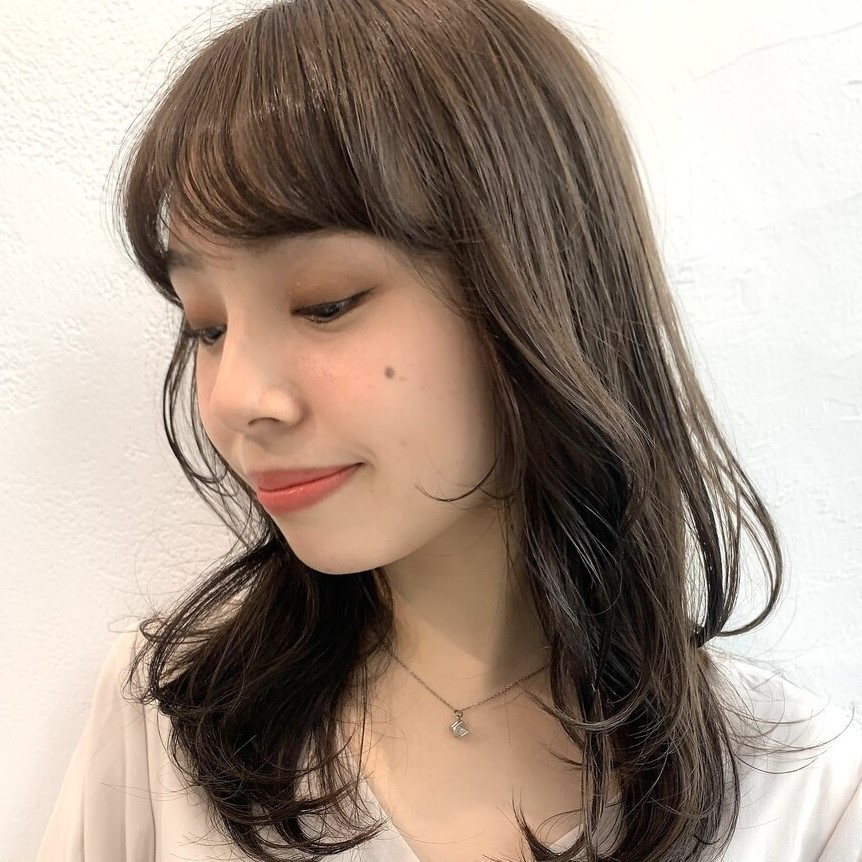 ココアベージュってどんな髪色？スタイル別色見本でみる色味の魅力とは