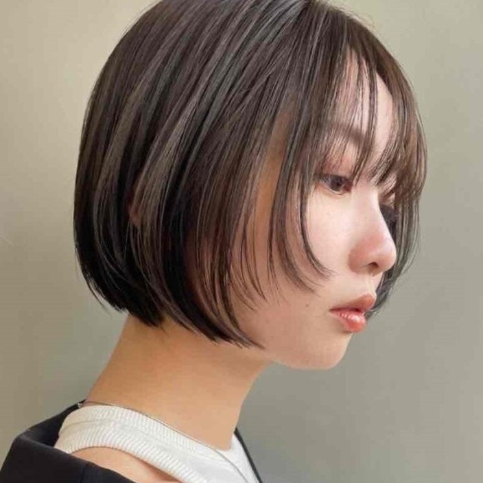 くすみカラー髪色サンプル一覧。魅力やブリーチの必要性、色選びのポイントまでのサムネイル画像