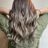 プルエクステとは?普通のエクステとの違いやメリットを解説