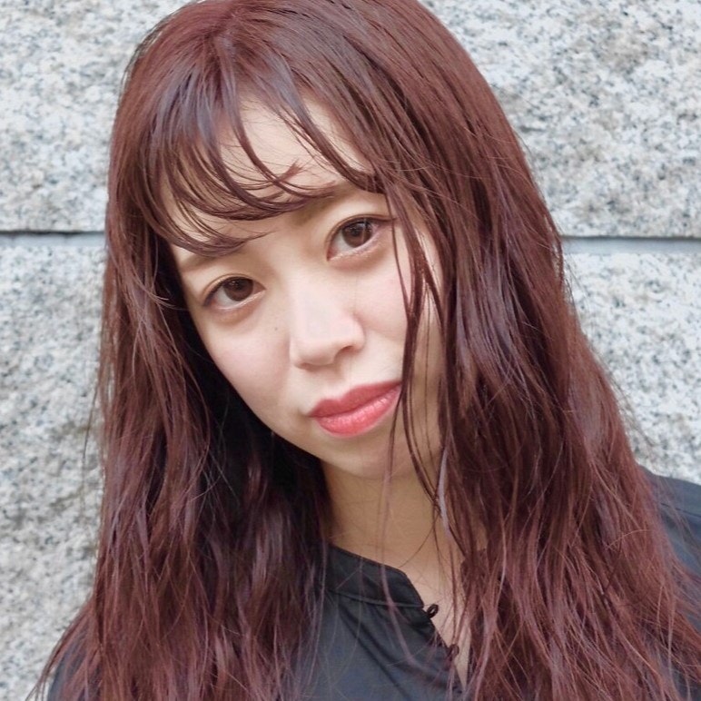 バーガンディーってどんな髪色？他の色との違いやブリーチ別の発色についても解説のサムネイル画像