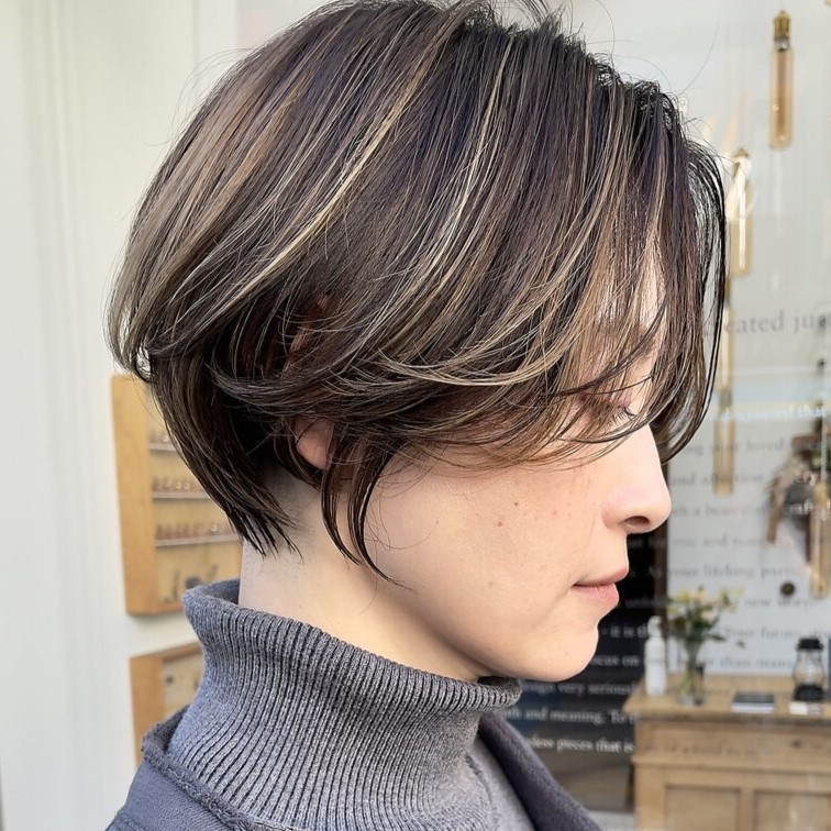 白髪が目立たないヘアカラーを知りたい。年代ごとの取り入れ方とおすすめ5大カラー