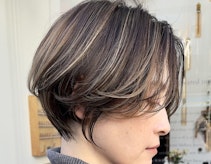 白髪が目立たないヘアカラーを知りたい。年代ごとの取り入れ方とおすすめ5大カラー