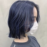 ネイビーってどんな髪色？特徴から気になる色落ち、おすすめヘアカラー見本まで
