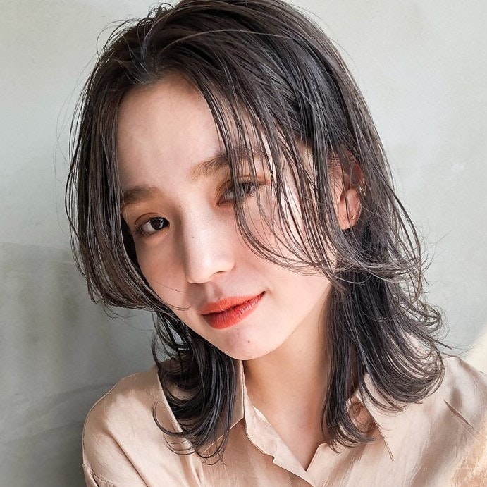 アッシュグレージュってどんな髪色?他カラーとの違いやブリーチ有無、色見本ものサムネイル画像