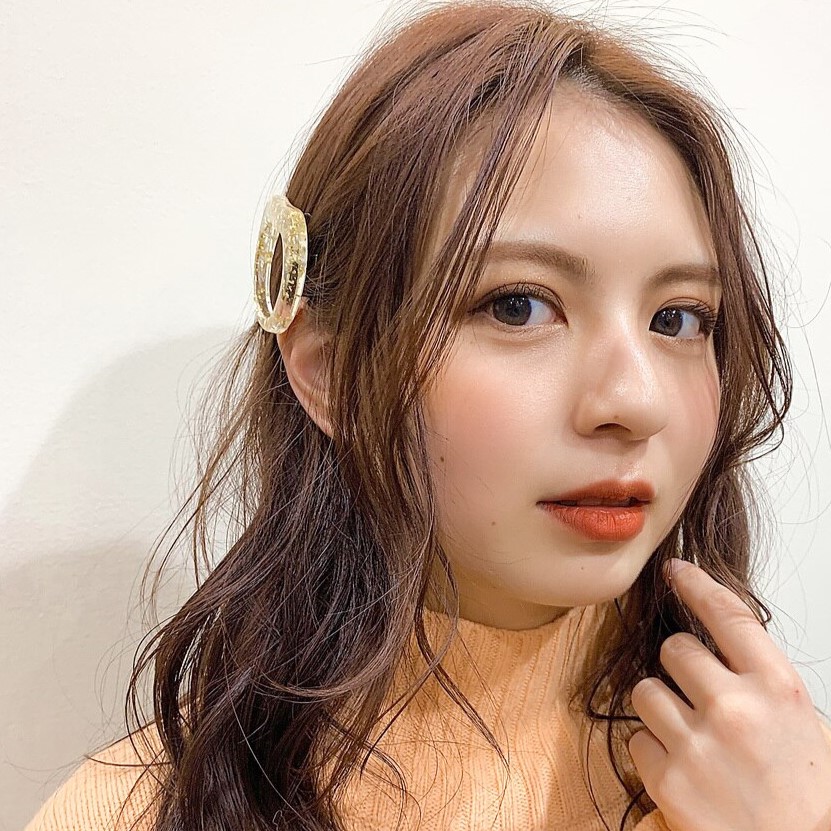 イラストで学ぶバレッタアレンジ。レングスやシーンでみるお手本スタイルも