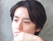 メンズヘアカラー2026年最新ガイド。人気色&ブリーチの有無による違いを解説