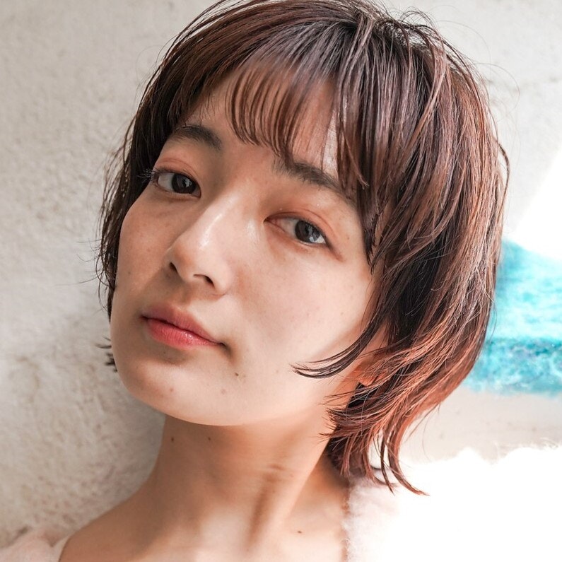 ウルフヘアのセットはこれが正解。不器用さんでもできるスタイリングの基本のサムネイル画像