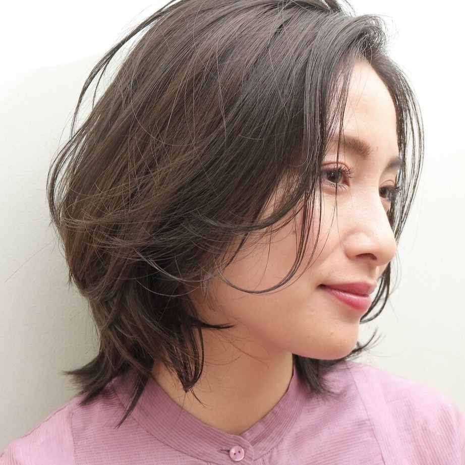 50代向けミディアムレイヤー実例集。4つの若見えポイントとスタイルサンプルのサムネイル画像