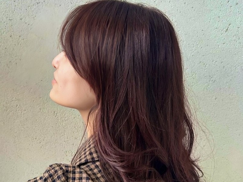 バーガンディーってどんな髪色?他の色との違いやブリーチ別の発色についても解説のサムネイル画像