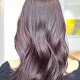 紫系のヘアカラーガイド。ラベンダーからパープル、バイオレットの髪色実例集