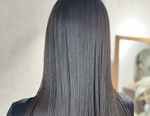 ストレートパーマとは?美容師に聞く他施術との違いやオーダーの疑問