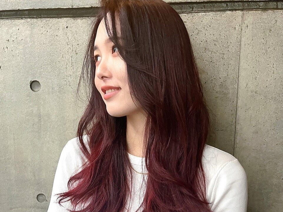 チェリーレッドってどんな髪色?色味の魅力とカラー見本のサムネイル画像