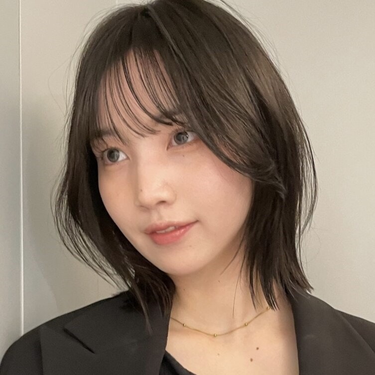 暗めの髪色をパーソナルカラー別に紹介。注目の暗髪カラーサンプルものサムネイル画像