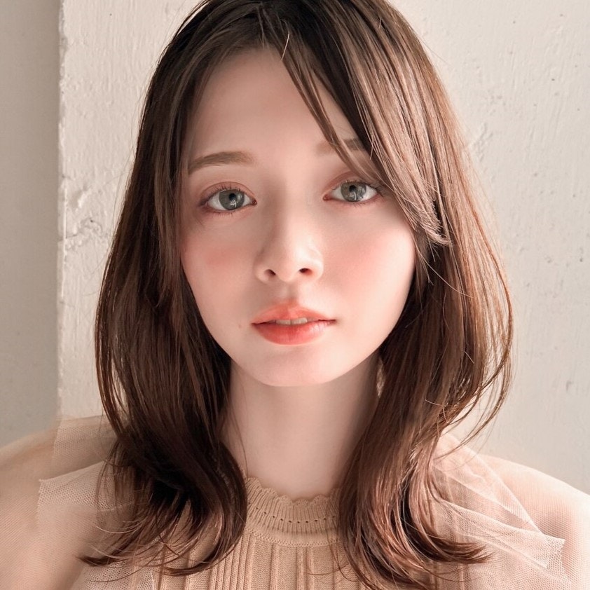 くびれヘアってどんな髪型?巻き方やレングス・前髪別のお手本スタイルのサムネイル画像