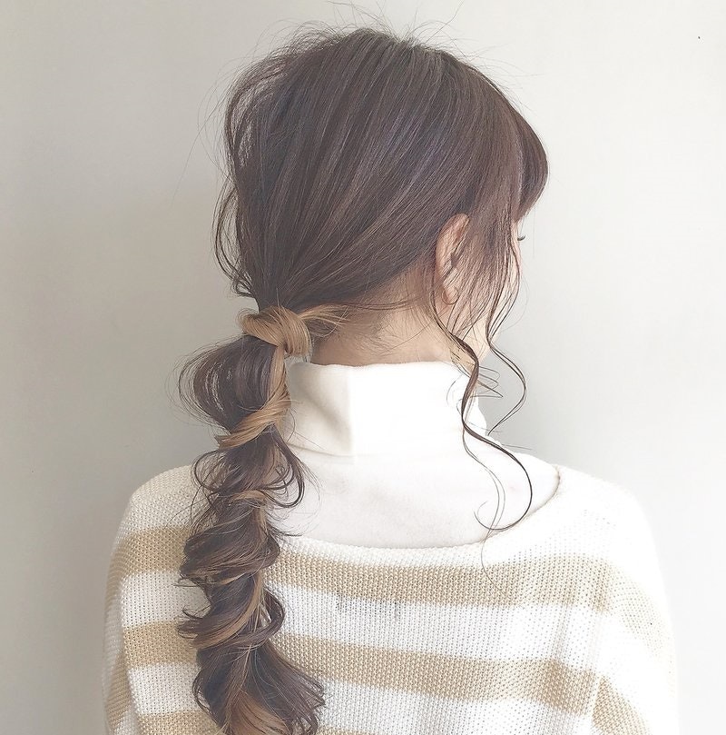 おしゃ可愛いポニーテールの作り方 トレンド感溢れるヘアアレンジまとめてみました ホットペッパービューティーマガジン おしゃ可愛いポニーテールの作り方 トレンド感溢れるヘアアレンジまとめてみました ホットペッパービューティーマガジン