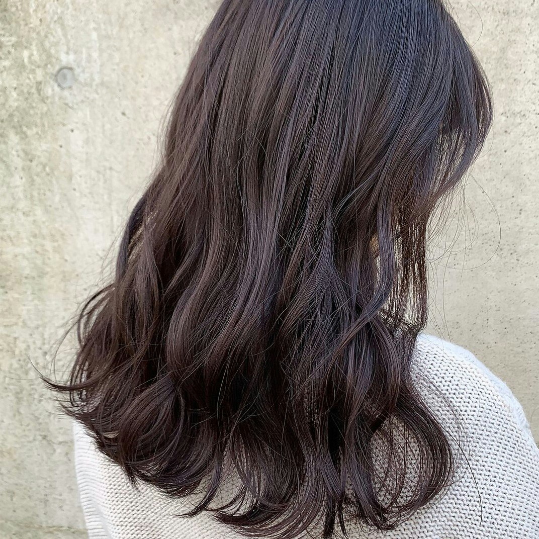 ピンクグレージュってどんな髪色?ブリーチありブリーチなし別カラーサンプル集のサムネイル画像