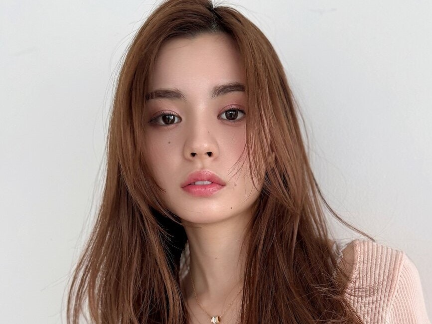 ベージュブラウンってどんな髪色？色の魅力と厳選16カラーカタログを紹介のサムネイル画像