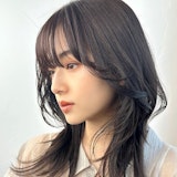 アッシュブラックってどんな髪色？ブリーチの有無や色落ちからスタイル見本まで