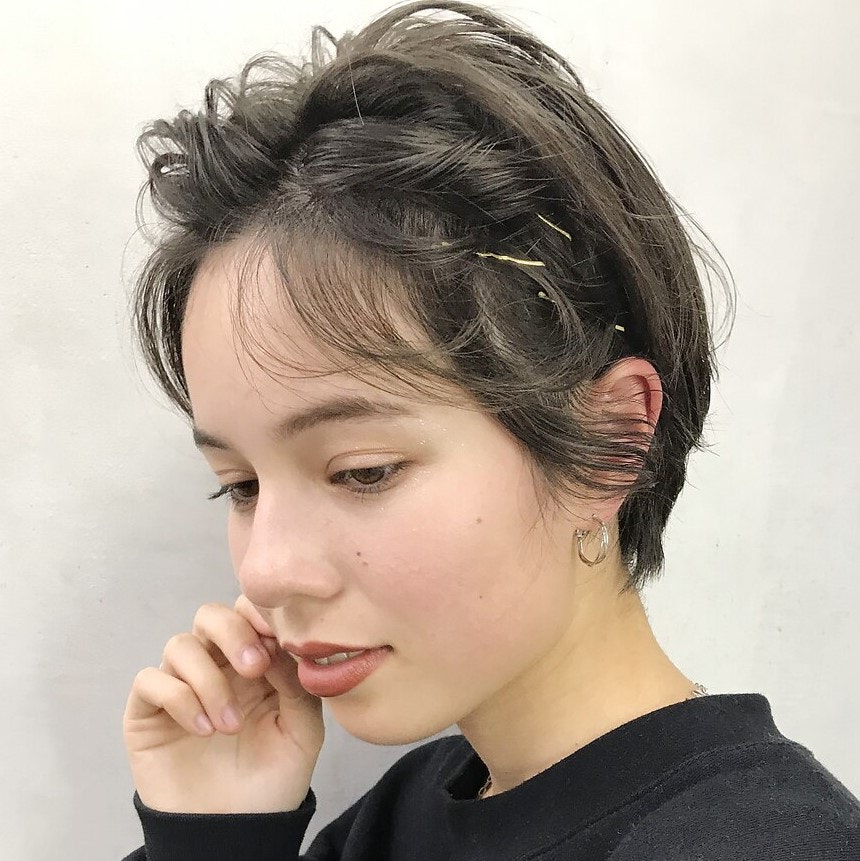 イラストでわかるポンパドールの作り方。おしゃれなアレンジに使えるサンプル集ものサムネイル画像