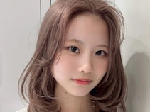 ブリーチありのミディアムヘアガイド。オーダーのヒントからケアのポイントまで