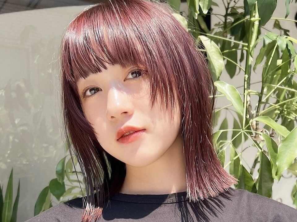 ブリーチありのロブヘアガイド。オーダーのヒントからケアのポイントまでのサムネイル画像