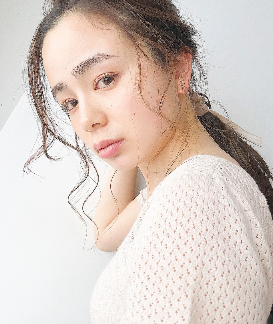 ポニーテールを大人らしく見せるには？3つのポイントと大人っぽアレンジ集のサムネイル画像
