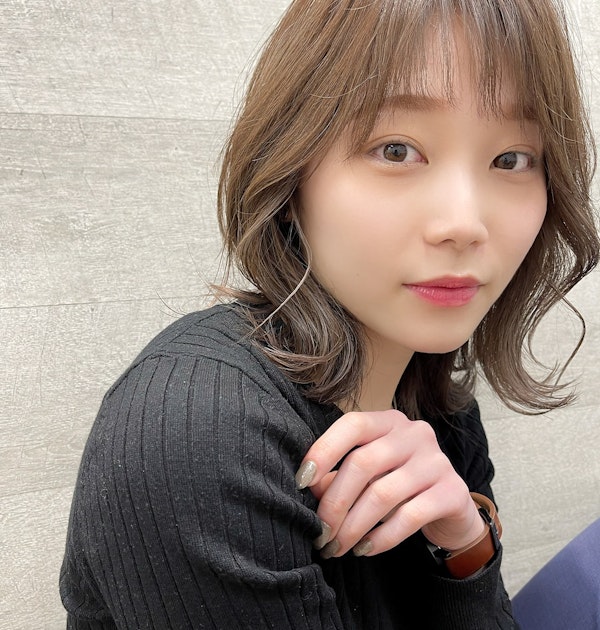21年夏 透け感あふれる軽やかヘアカラーで透明度upを狙おう 明るめ 暗めもたっぷりご紹介 ホットペッパービューティーマガジン