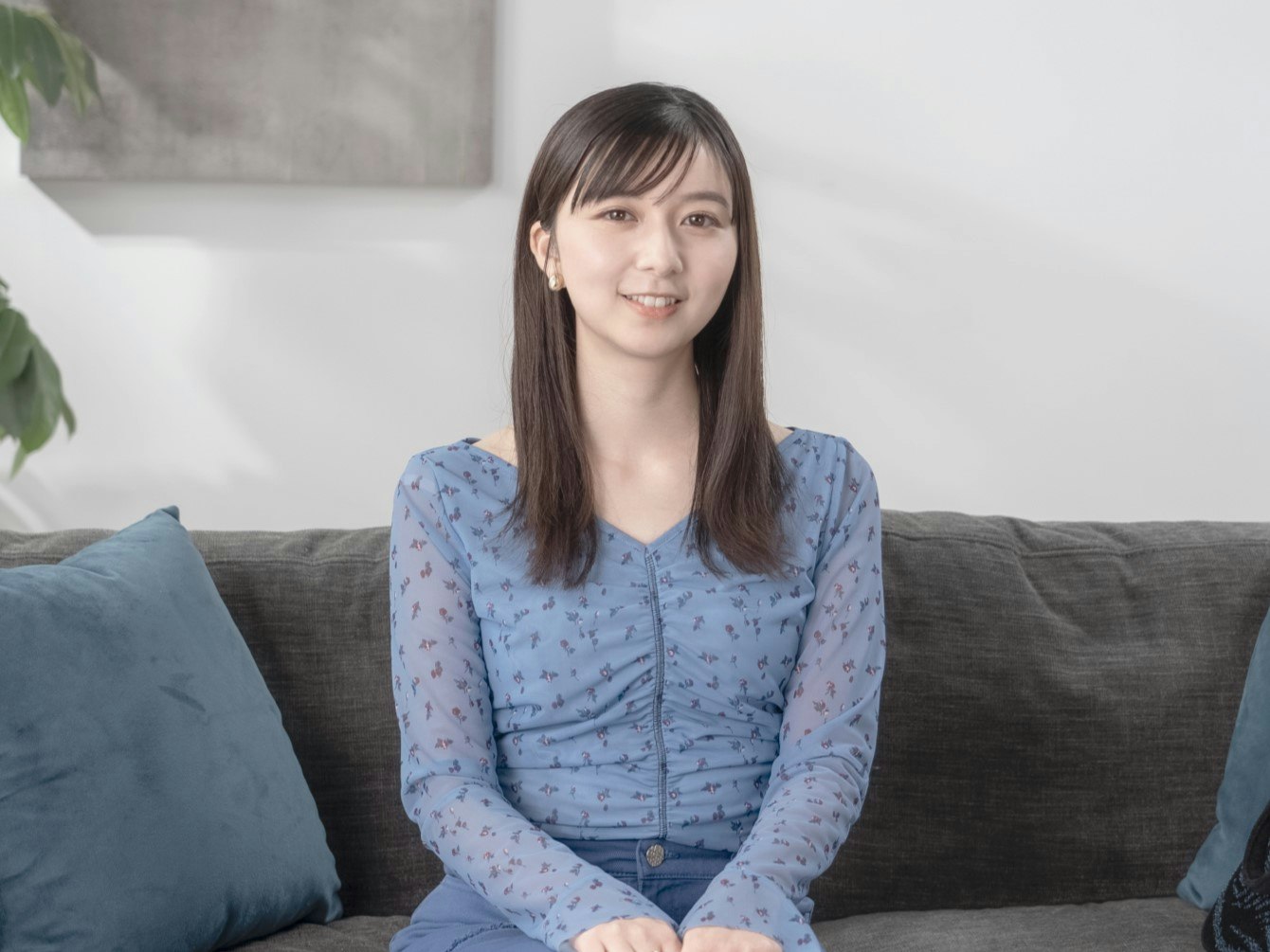 上白石萌歌の髪事情。初めてのブリーチ体験からデイリーケアまで髪に関するあれこれを本人に聞いてみたのサムネイル画像