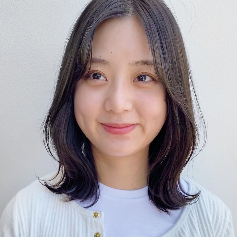 ロブヘアで伸ばしかけでもおしゃれに。スタイルの魅力&カテゴリ別おすすめスタイルのサムネイル画像