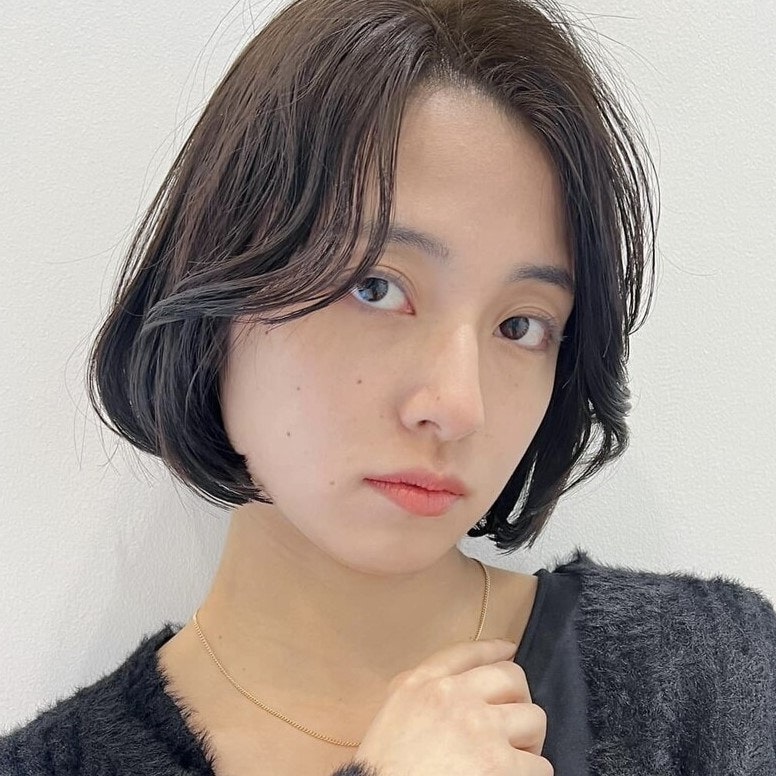 面長に似合うショートボブは?似合うスタイル選びのポイントと参考カタログのサムネイル画像