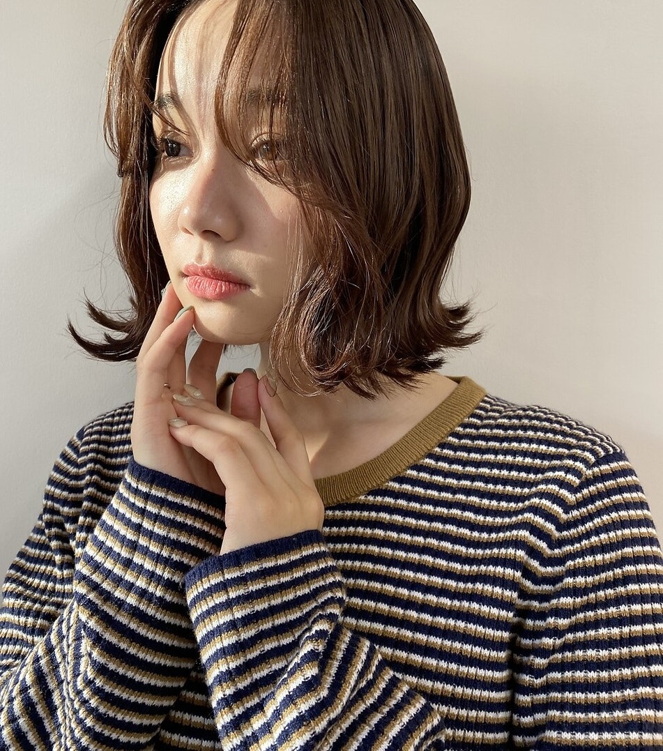 外ハネは韓国風にしておしゃれに！オルチャンぽくするポイントとスタイル見本のサムネイル画像