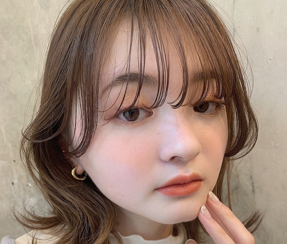 シースルーバング 薄め前髪で垢抜け 今っぽヘアへ導くおすすめスタイル セット方法 ホットペッパービューティーマガジン シースルーバング 薄め前髪で垢抜け 今っぽヘアへ導くおすすめスタイル セット方法 ホットペッパービューティーマガジン