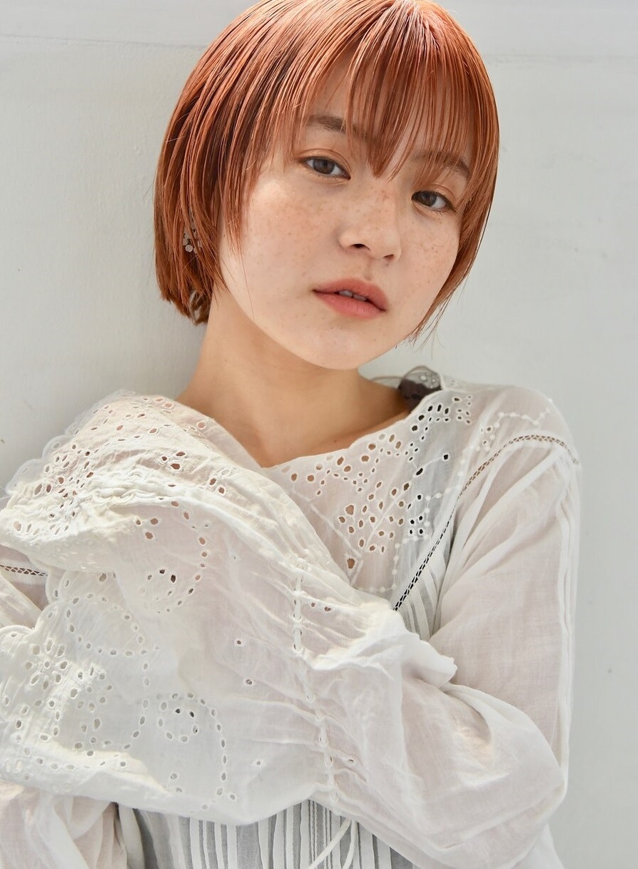 ピンクオレンジのヘアカラー見本集 ブリーチありとブリーチなしの色の違いもチェック ホットペッパービューティーマガジン ピンクオレンジのヘアカラー見本集 ブリーチありとブリーチなしの色の違いもチェック ホットペッパービューティーマガジン