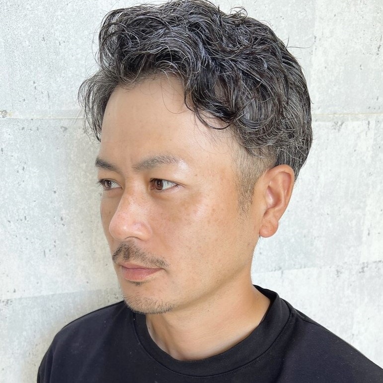 40代男性向けの髪型は？40代のメンズヘアのNGは？実例に学ぶ大人髪の見本集のサムネイル画像