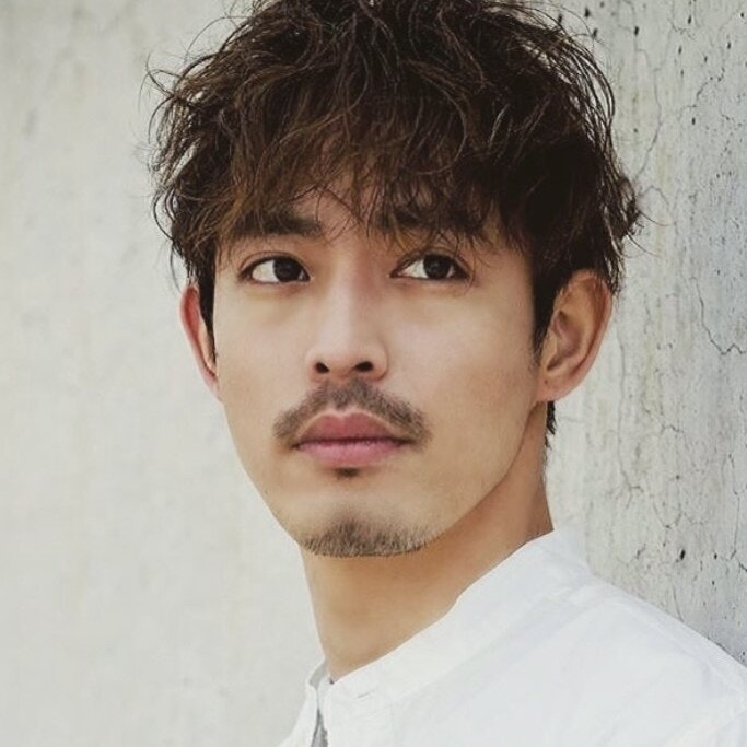面長男性向けの髪型は？面長男性ヘアのNGは？実例に学ぶメンズヘアの正解のサムネイル画像