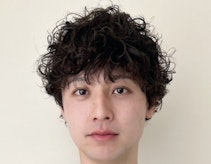 プードルパーマとは?特徴から似合う顔型、オーダーに役立つサンプルガイドまで