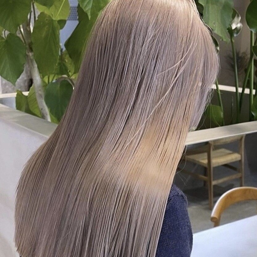 ブリーチありのロングヘアガイド。オーダーのヒントからケアのポイントまでのサムネイル画像