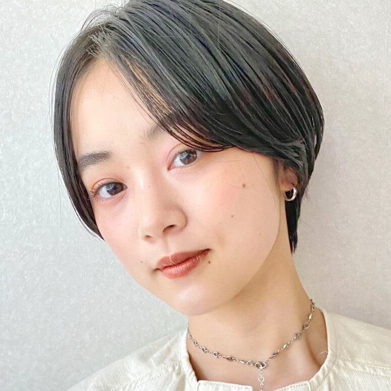 面長にショートヘアは似合う?失敗しない選び方と実例スタイルガイドのサムネイル画像