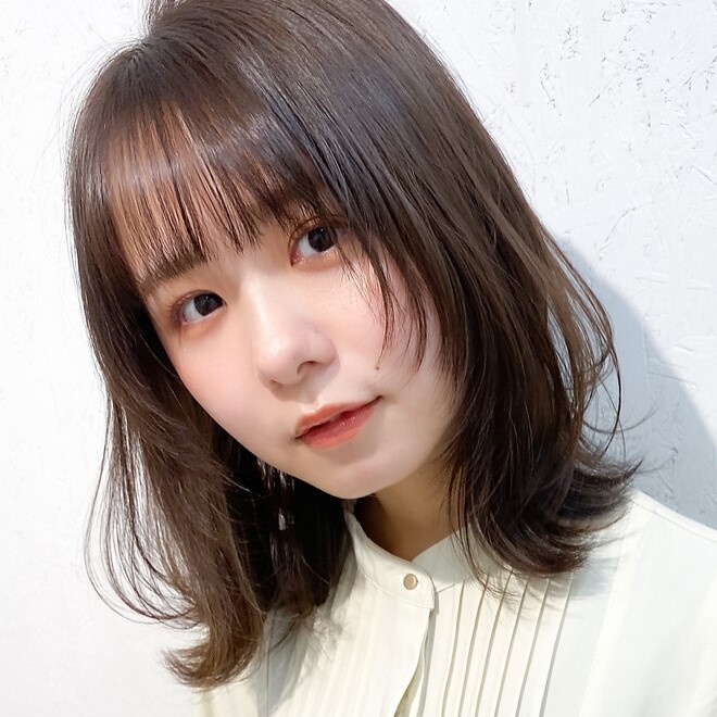 ミディアム向けレイヤーカットスタイル集。レイヤーカットの魅力やオーダー方法も解説