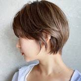 くびれショートの特徴は？前髪ありなしから顔型別まで似合うが見つかるスタイルガイド