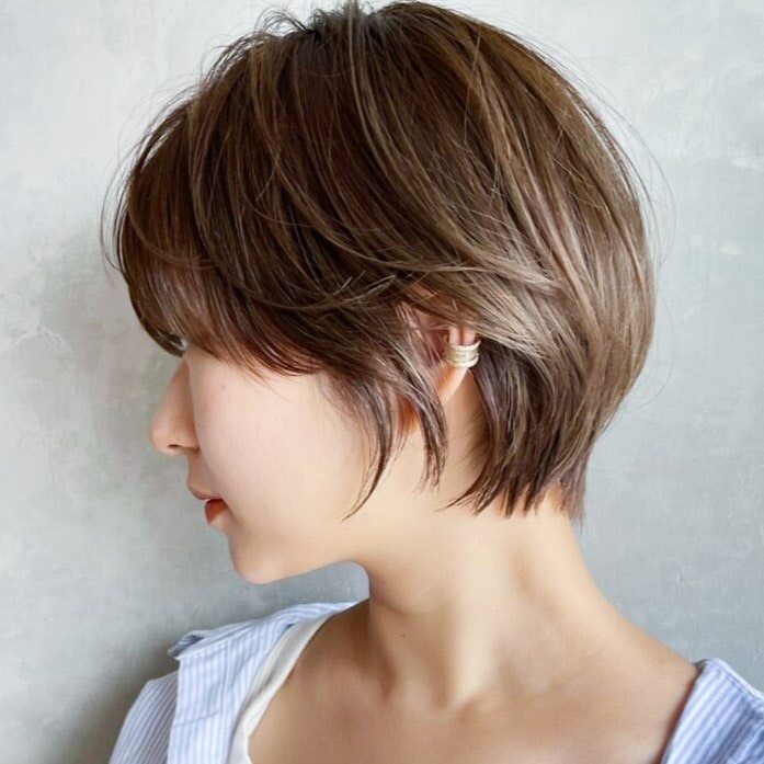 くびれショートの特徴は?前髪ありなしから顔型別まで似合うが見つかるスタイルガイドのサムネイル画像
