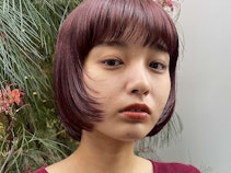 ボルドーってどんな髪色？ブリーチ有無から明るめ暗め別カラーサンプルまで