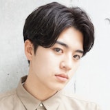 センターパートにしたいメンズへ。似合うセンター分けが見つかるサンプルガイド